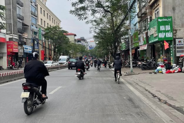 Bán nhà mặt phố 51m2 Lạc Long Quân Tây Hồ vị trí kinh doanh đắc địa
