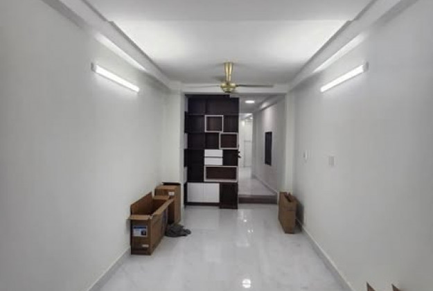 Nhà mới 3 tầng, hẻm xe hơi, 40m2, 3PN, 3WC, đường Âu Cơ, Q. Tân Bình.