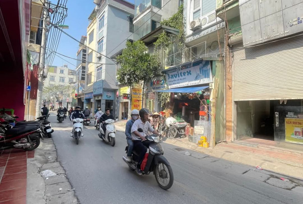 Bán nhà mặt phố 200m2 đường Xuân Đỉnh Bắc Từ Liêm vị trí kinh doanh đắc địa