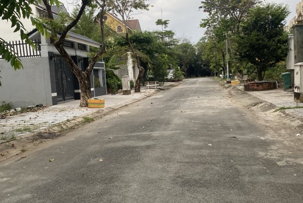 Lô đất hẻm 568 lê văn diện tích 65m giá tốt