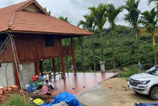 BÁN ĐẤT VƯỜN CÓ SẴN NHÀ SÀN NGHỈ DƯỠNG TẠI DAKLAK, 9.500M2 GIÁ 3,9 TỶ . LH:0902518***.