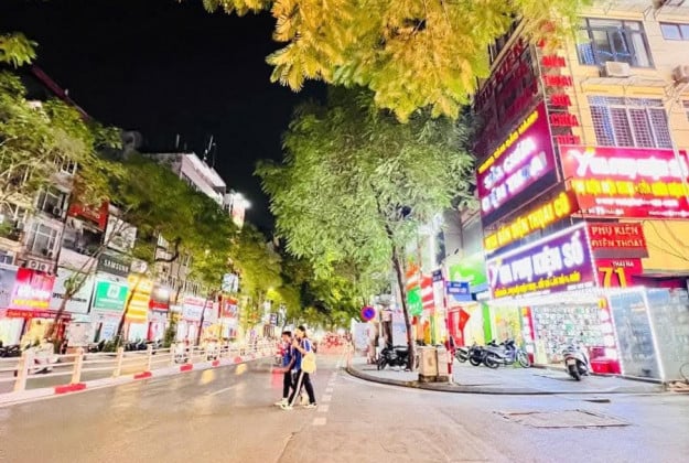 Bán nhà mặt phố 132m2 Trung Liệt Đống Đa vị trí đẹp ô tô kinh doanh