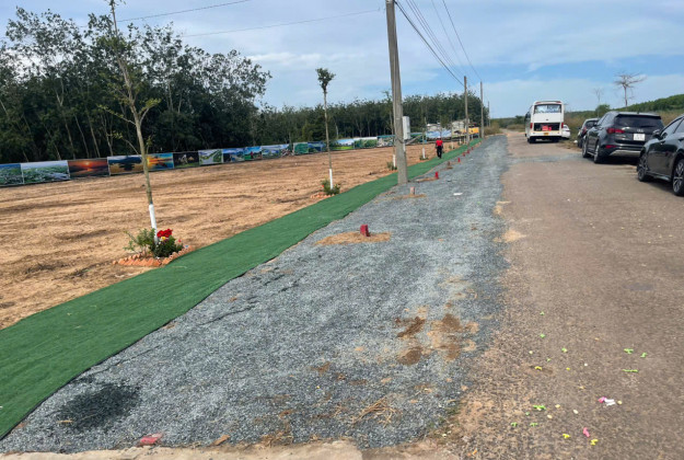 Bán đất 975m2 thổ cư 2 mặt đường Kim Thạch Vĩnh Linh Quảng Trị gần biển