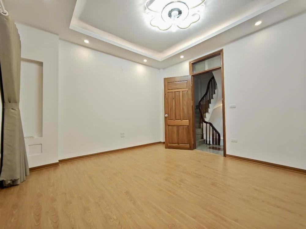 Căn nhà 5 tầng 58.6m2 phố Hoàng Minh Đạo Phường Bồ Đề - Vị Trí Trung Tâm