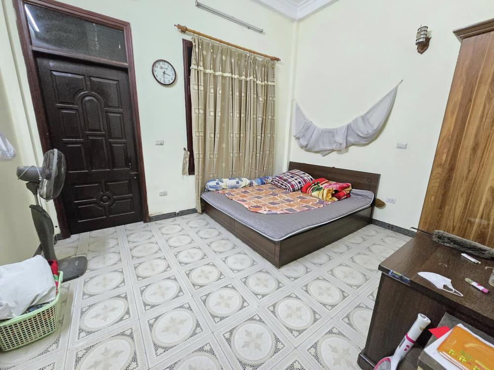 Bán chung cư mini 225m2, đường Nguyễn Khánh Toàn, quận Cầu Giấy, doanh thu 2,6 tỷ/năm, giá 36.8