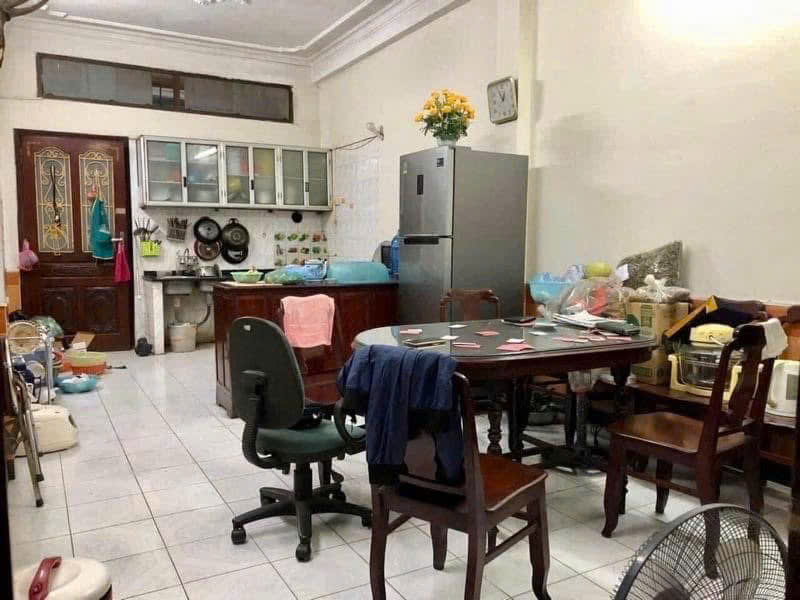 Bán nhà riêng 65m2 Kim Mã, Ba Đình, ô tô, kinh doanh sầm uất