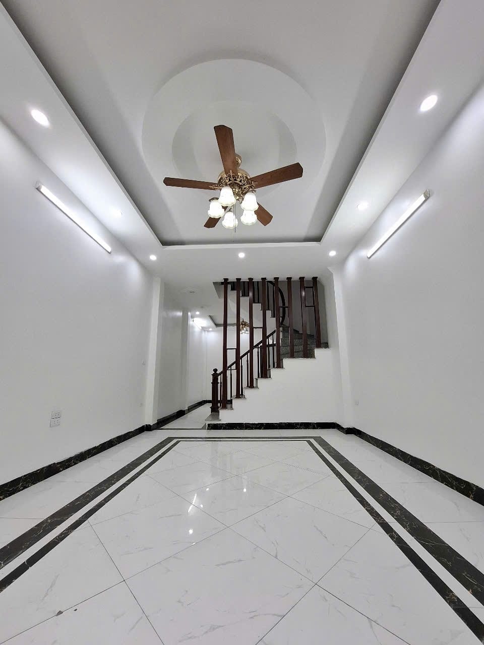 Bán nhà riêng 60m2 khu Trường Chinh Lê Trọng Tấn, Tân Phú, Hồ Chí Minh, Ô tô vào nhà