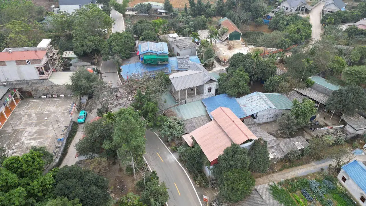 Bán nhanh đất đường Đặng Vũ Hỷ 7,5m, DT 140m2 - ngang 5,5m, giá 80tr/m2 - Hướng Đông