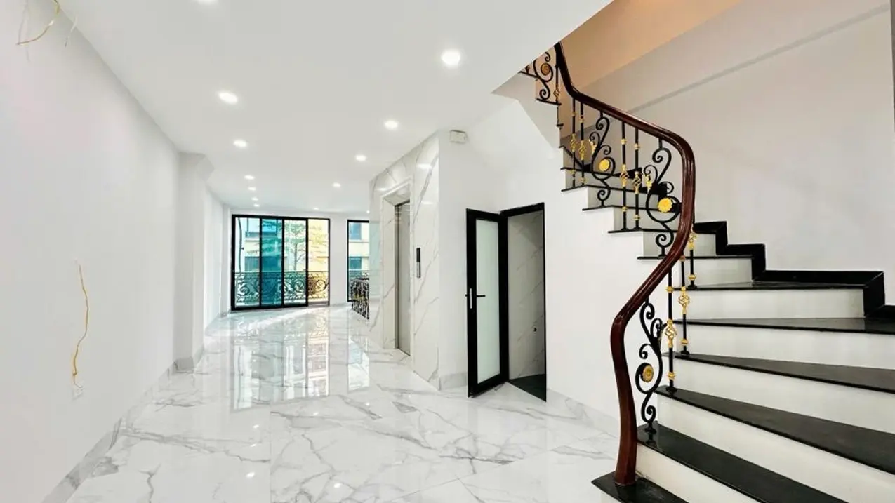 Bán nhà riêng 80m² mặt phố Phố Huế quận Hai Bà Trưng mặt tiền rộng kinh doanh đa ngành