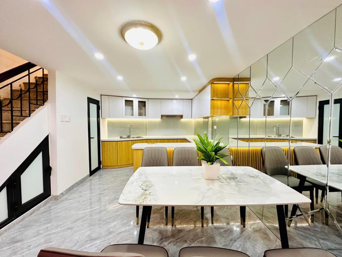 Tòa nhà VP Hoàng Đạo Thúy mới cứng 3 ôtô tránh vỉa hè 5m 75m2*6T thang máy, DT 1.2 tỷ/năm