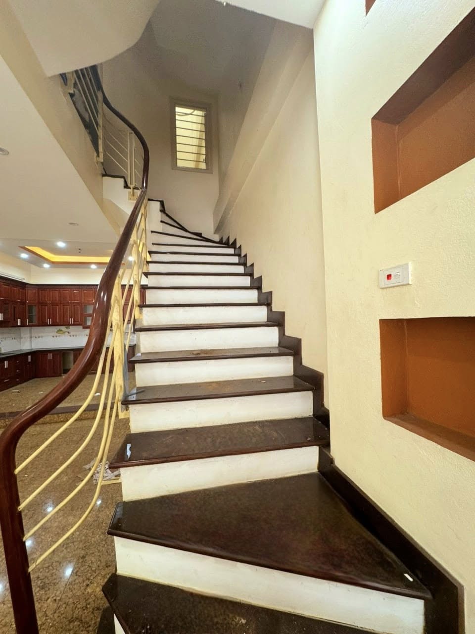 Bán nhanh nhà ở đường kẻ vẽ, đông ngạc 77m2, 4 tầng, kinh doanh đỉnh 10.8 tỷ