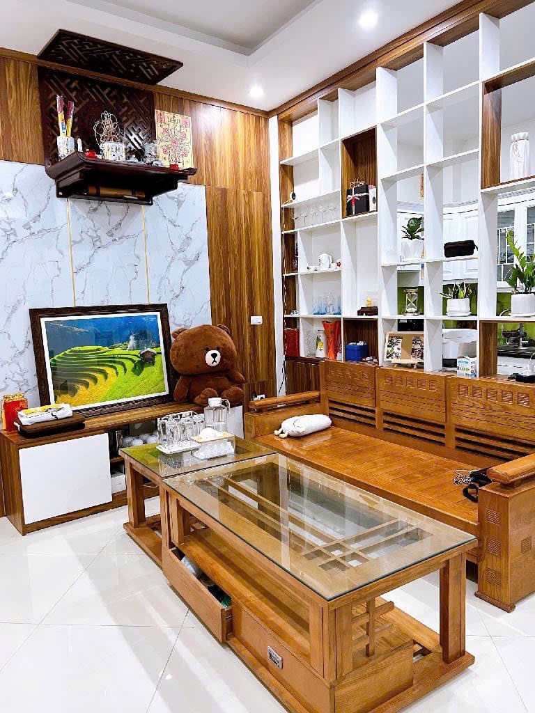 Nhà lô góc, dân xây, 30m đâm thẳng ra phạm văn đồng, giá cực cực hiếm