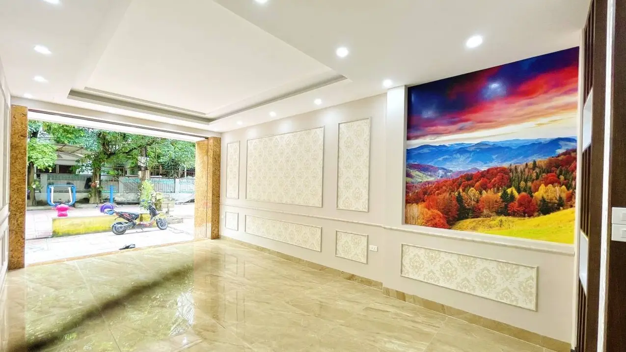 Bán nhà Giải Phóng giá 13.5 tỷ, diện tích 43m2, 7 tầng, mặt tiễn 4m
