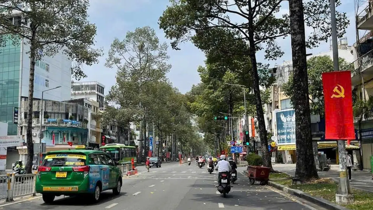 Bán nhà mặt tiền 55m2 đường Nguyễn Văn Đừng, Quận 5, kinh doanh sầm uất