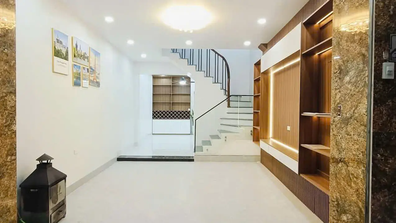 Bán nhà Trích Sài, Hồ Tây, lô góc 3 thoáng, 4 tầng, ô tô vào nhà, giá tốt
