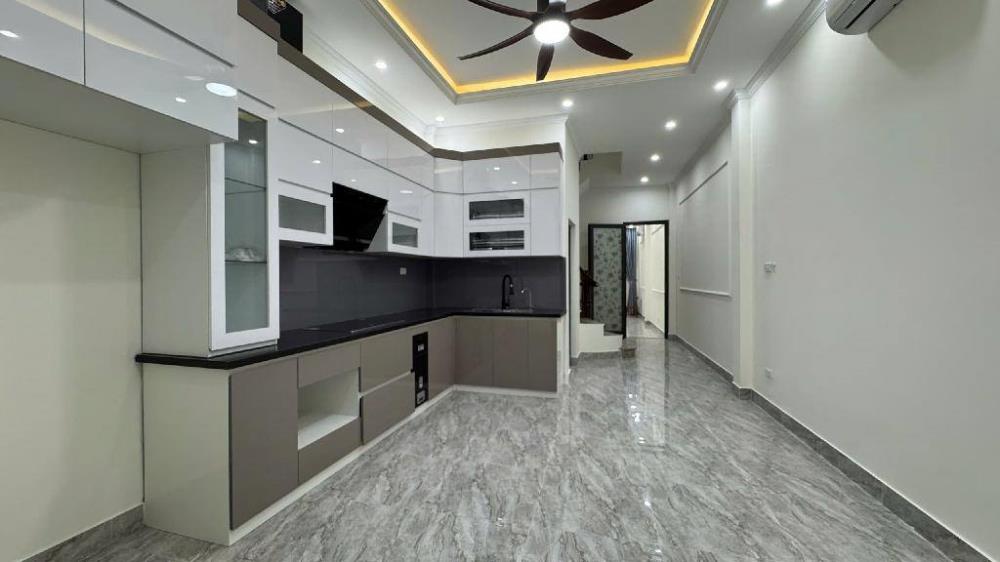 Nguyễn văn cừ - long biên - 71m2 - 11 tỷ 7 - dân xây - ô tô - 2 thoáng