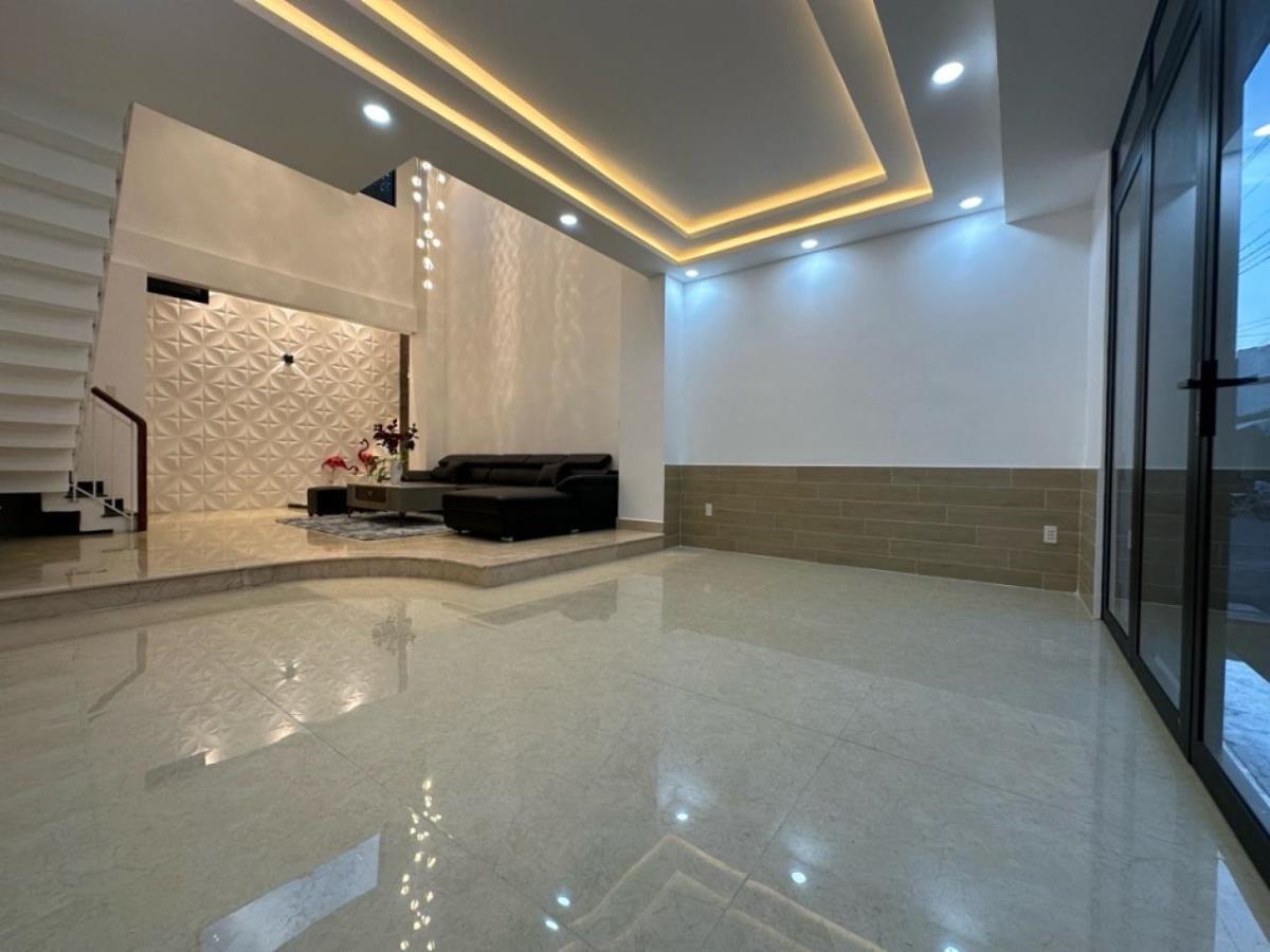 Bán nhà riêng 4 tầng 4x13m Đ. Tô Hiệu Q. Tân Phú hẻm xe hơi gần công viên