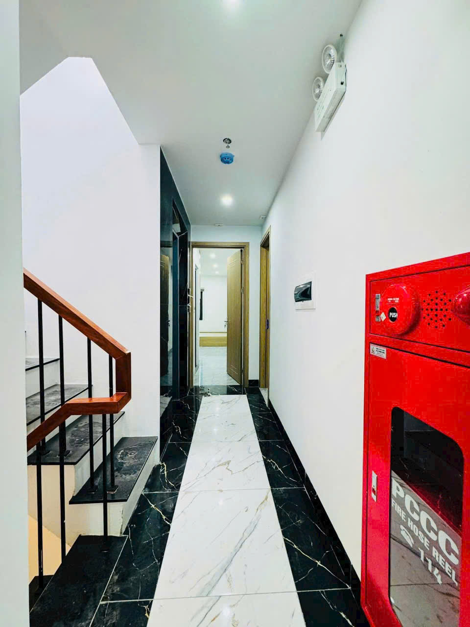 Tòa ccmn đình thôn - mỹ đình 68m2, giá thương lượng