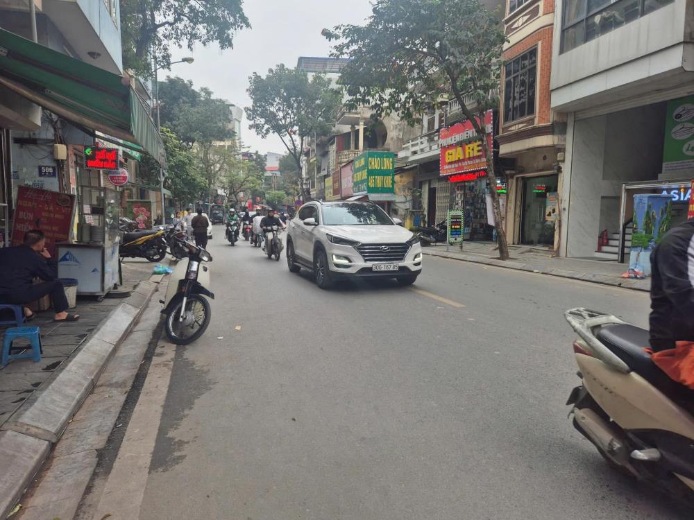 Bán nhà mặt phố diện tích 110m2 đường Phan Văn Hớn Hóc Môn tiện kinh doanh