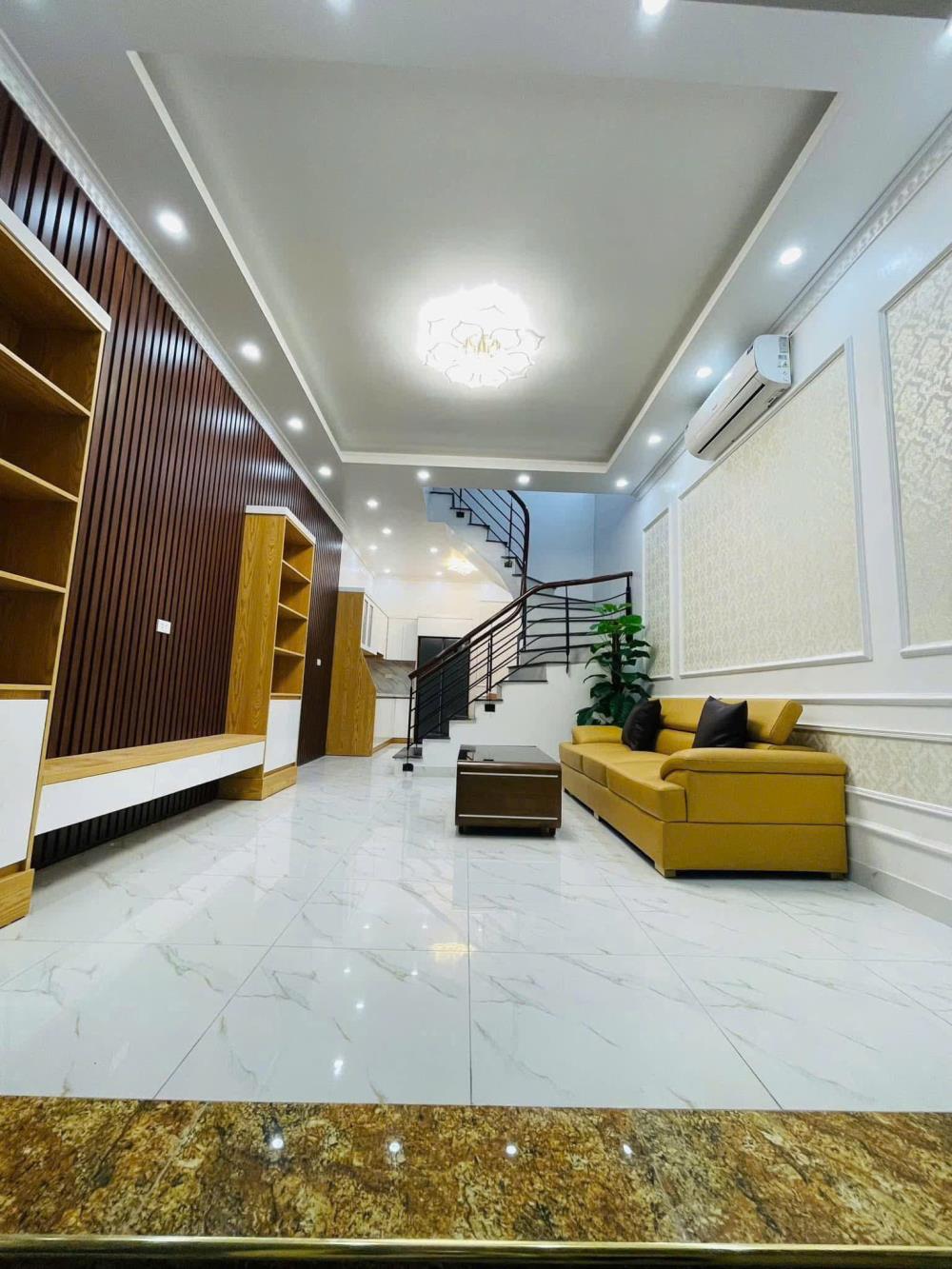 Bán nhà phân lô, ô tô Khúc Thừa Dụ, Cầu Giấy 99m 5 tầng MT 6m 29 tỷ