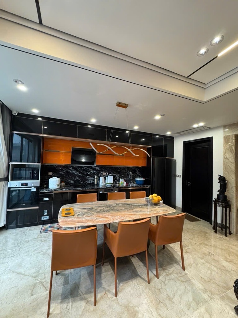 Bán nhà Ngọc Lâm-Long Biên,thang máy,gara oto,full nội thất,dt 40m,mt 4,3m