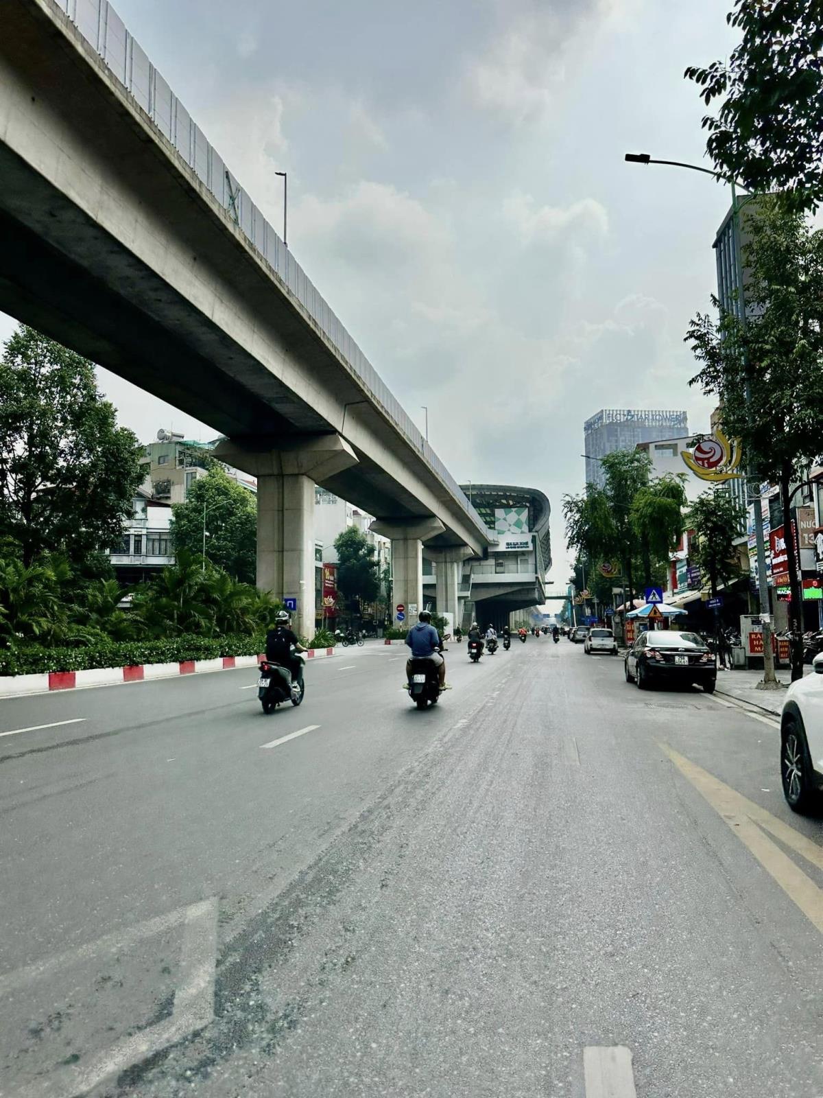 Bán nhà mặt phố 8 x 20m đường Đông Hưng Thuận 2, Quận 12, thích hợp kinh doanh