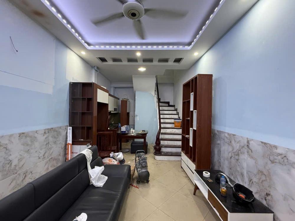 Bán nhà phố thái thịnh_sổ đỏ chính chủ_lô góc hai thoáng_33mx4t_giá: 6.5 tỷ.