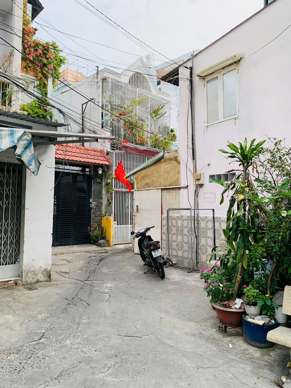 Bán nhà riêng mặt tiền gần chợ Tân Hương phường Tân Quý quận Tân Phú diện tích 80 m2 giá 8 tỷ thương lượng