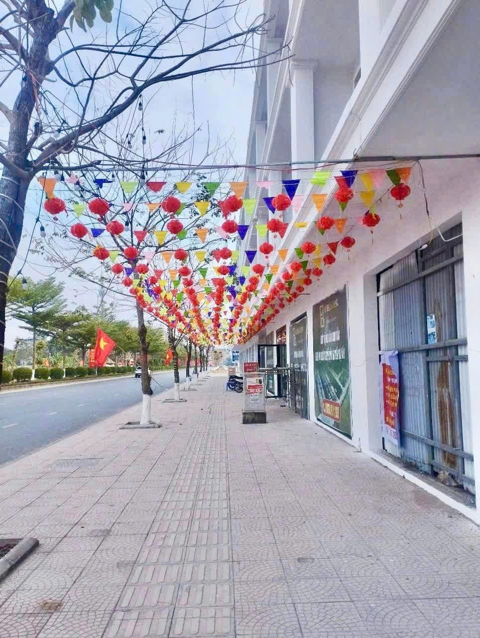 Bán shophouse kđt mới phù khê - các đông anh 300m - mặt trục 40m liên tỉnh