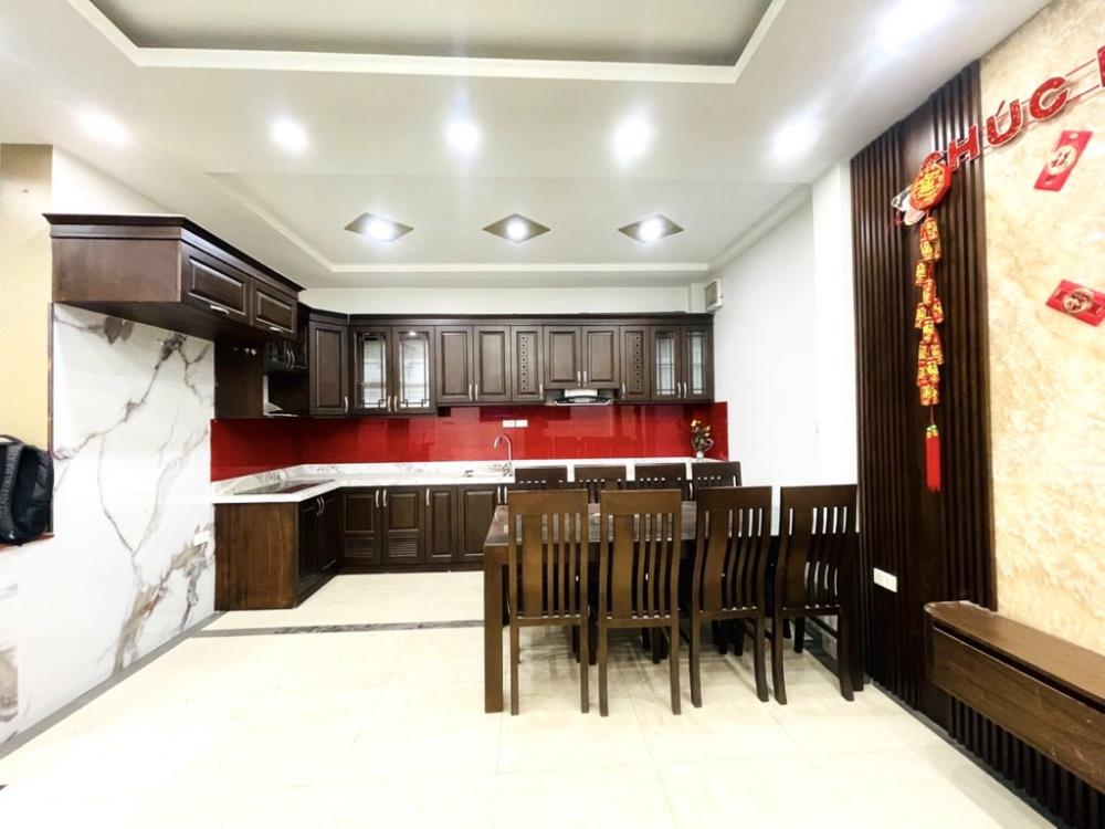Bán nhà Nguyễn Thế Truyện, 4x14,5m, xây 4 tầng, mặt tiền đường nhựa 7m, đang cho thuê có dòng tiền sẵn
