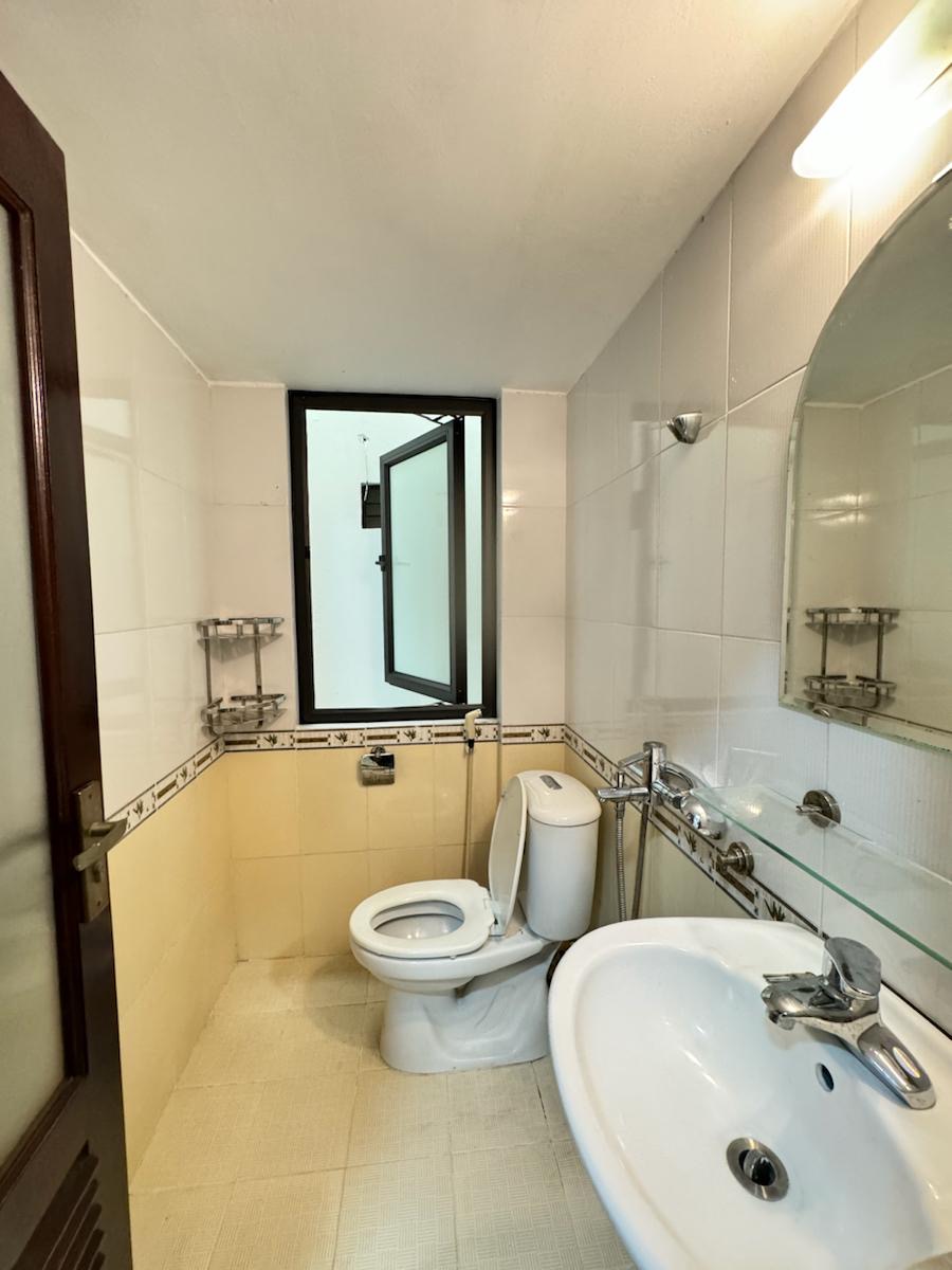 Bán nhà phố cầu giấy dt45m2/4.2m mặt tiền giá nhỉnh 10tỷ