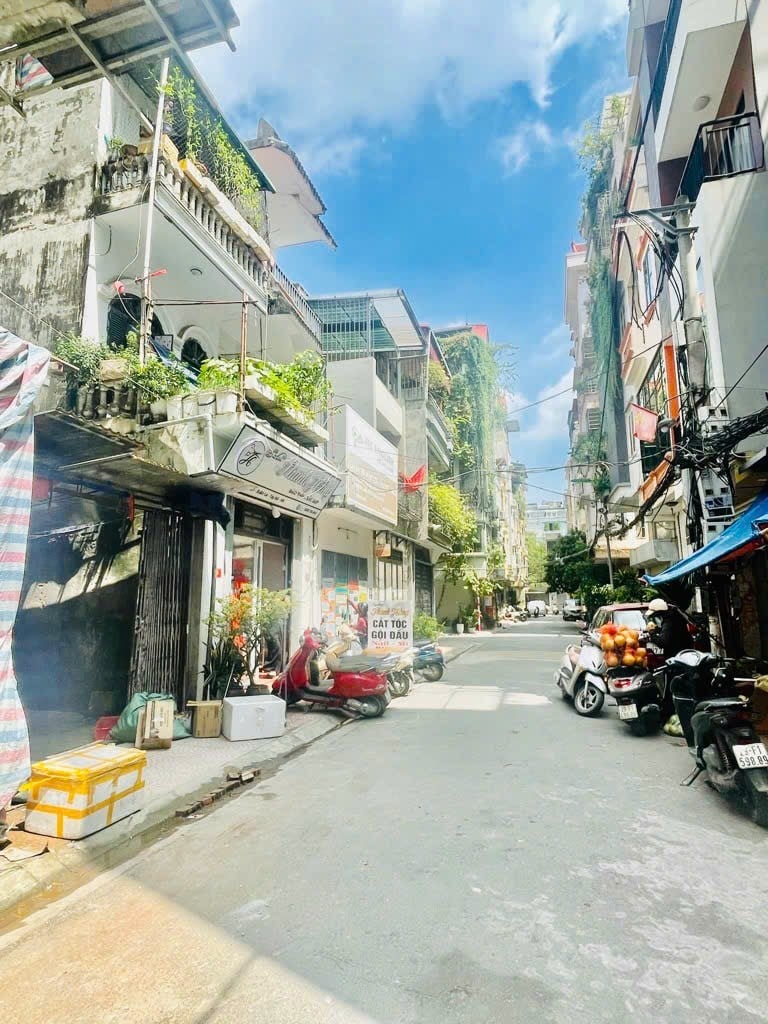 Đất phân lô xuân la - ô tô tránh - ngõ thông - kinh doanh - sổ đỏ vuông vắn