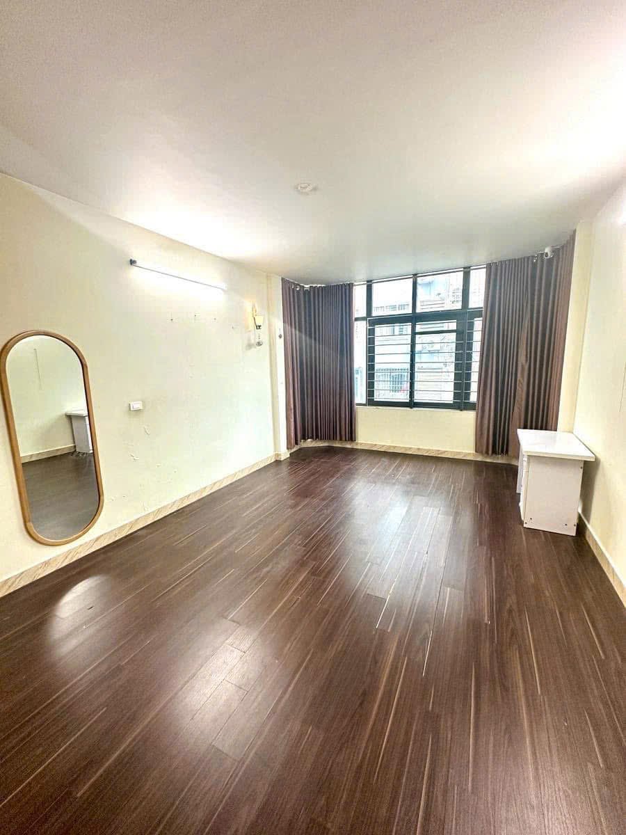 Bán nhà riêng 40m2 ở Tân Mai, Hoàng Mai, Hà Nội - Nhà mới xây, thang máy tiện nghi