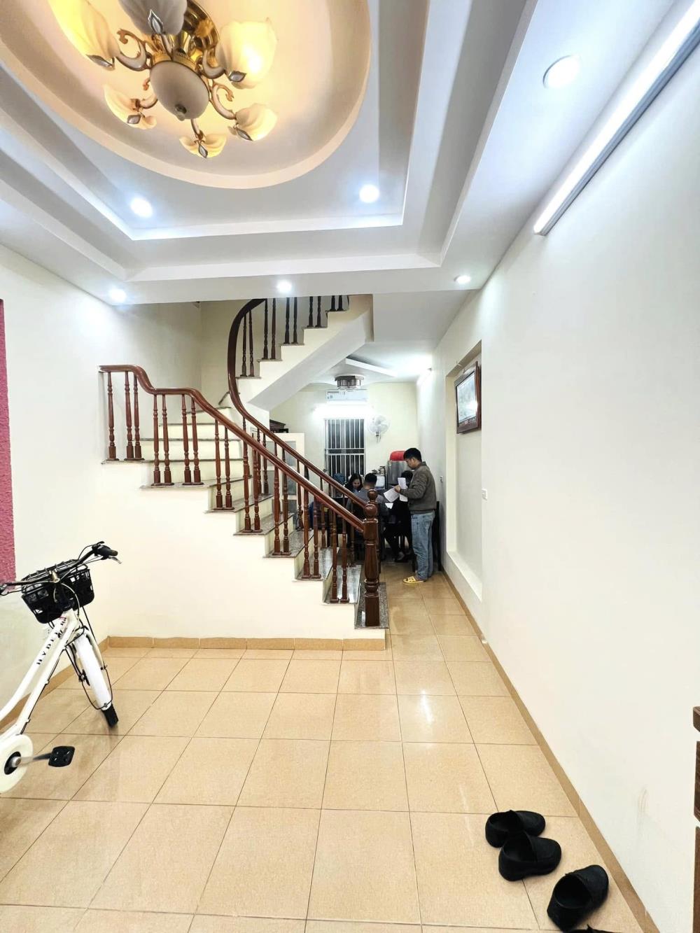 Bán gấp nhà đường Tô Hiến Thành, P13, Quận 10, DT 48m2, số hồng, thuê 15tr/th