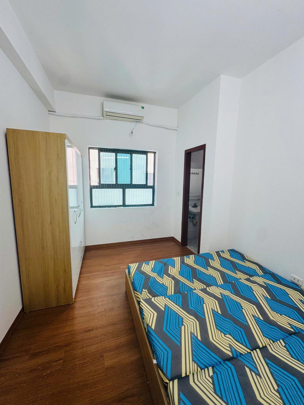 Chính chủ kẹt tiền cần bán 2PN - 78m2 Kingdom 101, giá 5.7 tỷ, đã có sổ hồng,