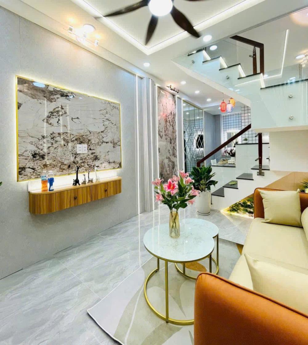 Chỉ cần 4 tỷ có ngay nhà đẹp ngay nút giao Hoàng Quốc Việt, Bưởi, Lạc Long Quân