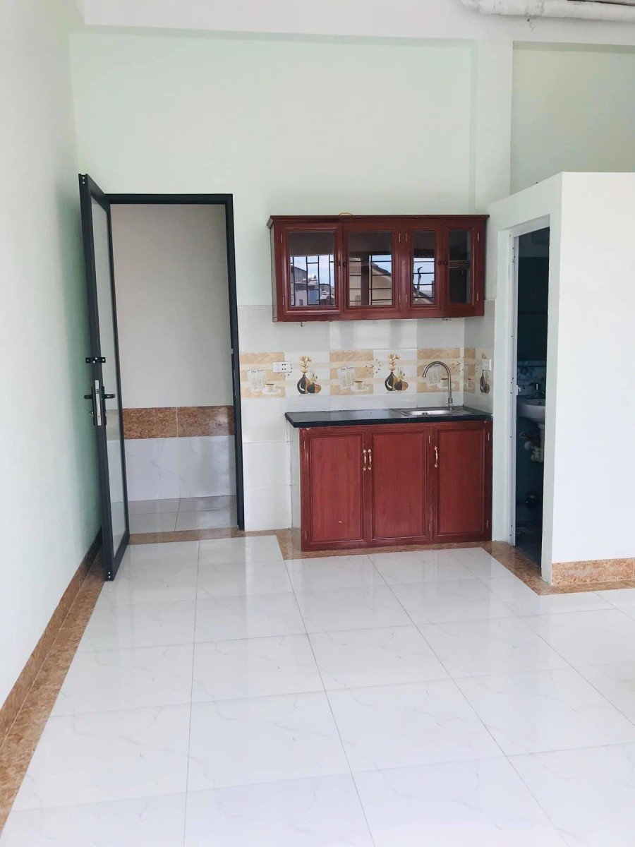 Phòng trọ giá rẻ, full nội thất, thuận tiện đi Q5 và Q11. ngay vòng xoay Phú Lâm
