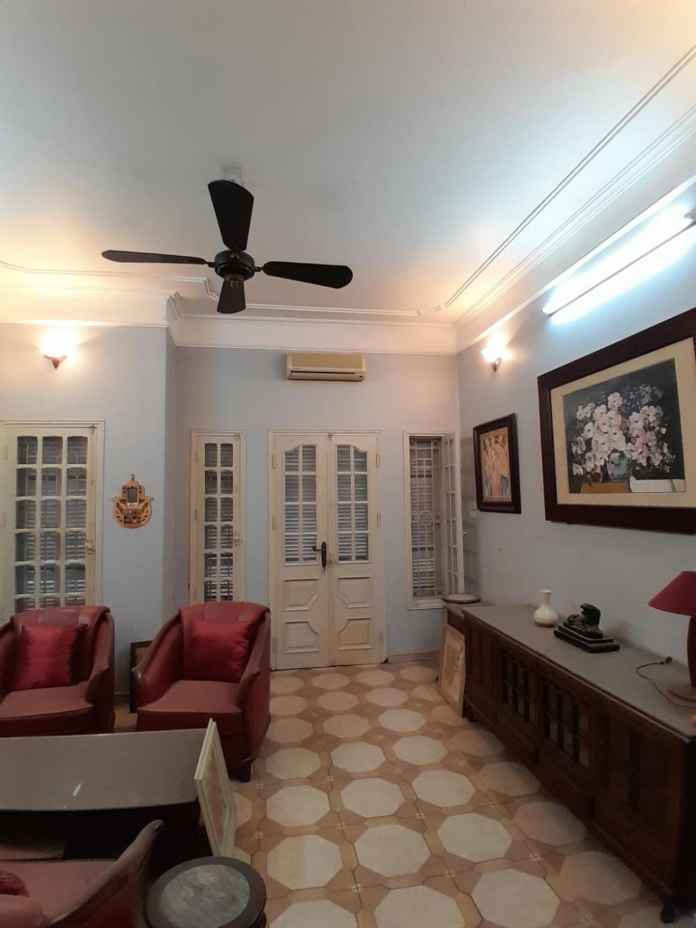Bán nhà tứ liên - 100m2 - 4 tầng - mặt tiền 5m - gần phố - vị trí đẹp - hiếm