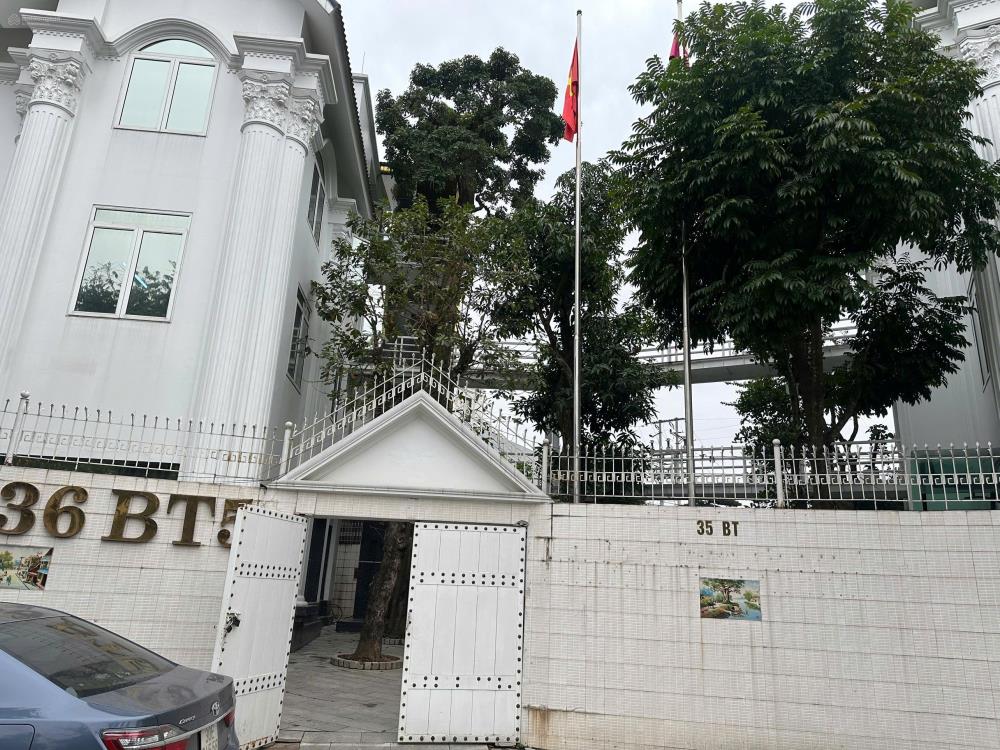 Bán căn biệt thự đôi siêu đẹp 720m mặt tiền 40m cách hồ gươm 7km cửa ngõ thủ đô