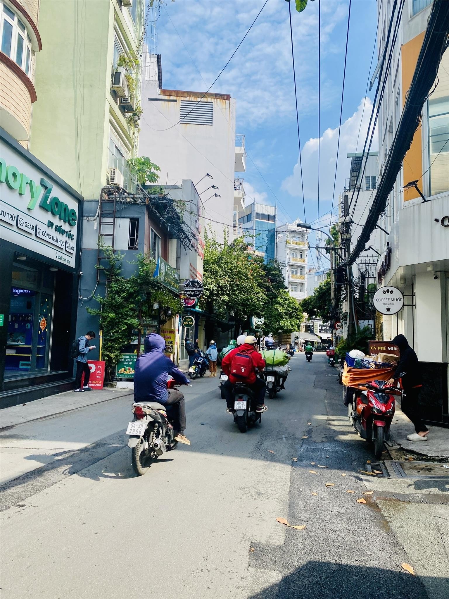 Bán nhà riêng hẻm số 4 Bàu Bàng, phường 13, Tân Bình, 120m2, 4 lầu, gần Etown