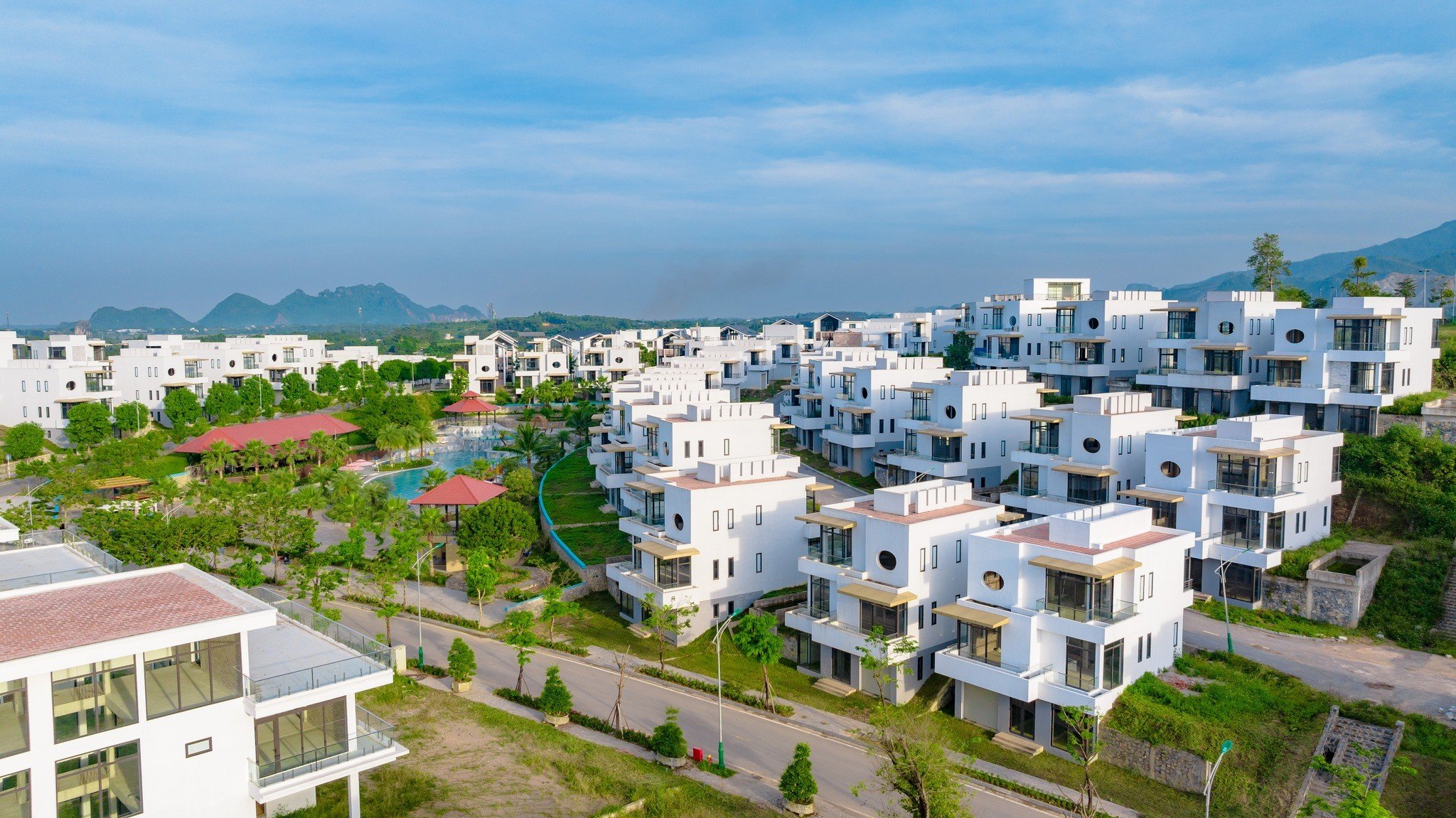 Bán biệt thự liền kề 288 m2 tại xã Tân Vinh, huyện Lương Sơn, Hòa Bình với tiện ích 5 sao