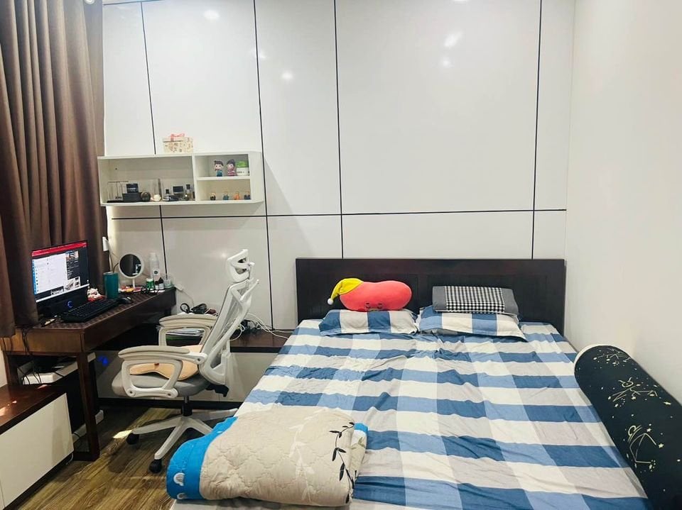 Bán nhà TT Quận Uỷ 23 Bà Triệu, tầng cao, view sáng 30m2 x 2N, nội thất xịn, sát hồ Gươm, 4.75 tỷ