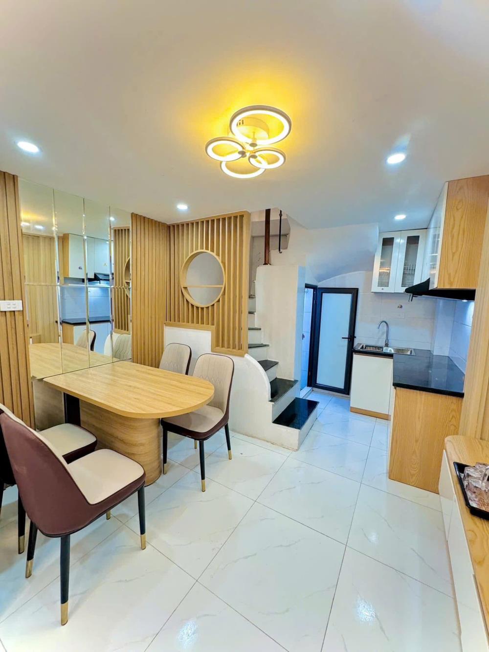Bán nhà 1 trệt 2 lầu sân thượng, hẻm ô tô, khu Hồng Long, Hiệp Bình Phước, Thủ Đức, 6.2 tỷ