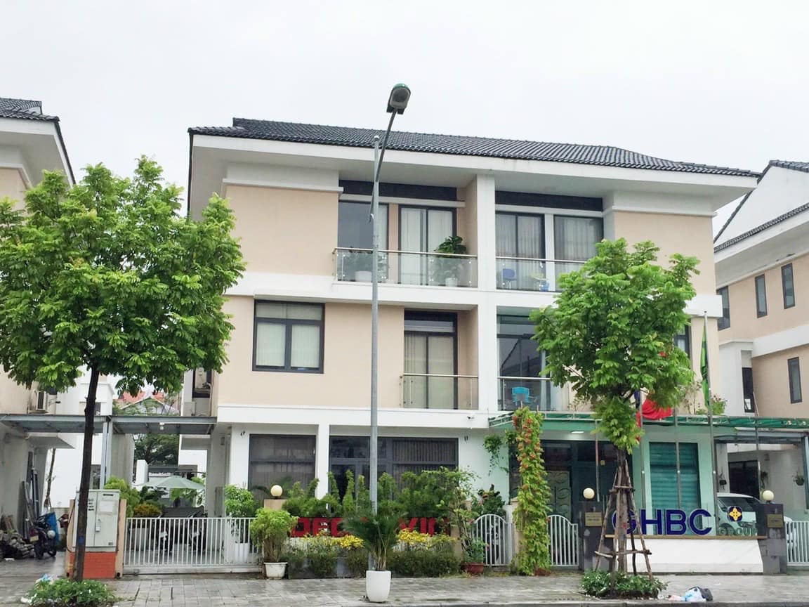 Cho thuê biệt thự liền kề Nam Thông 2 Nguyễn Lương Bằng Quận 7 350m2 có hồ bơi giá 102tr
