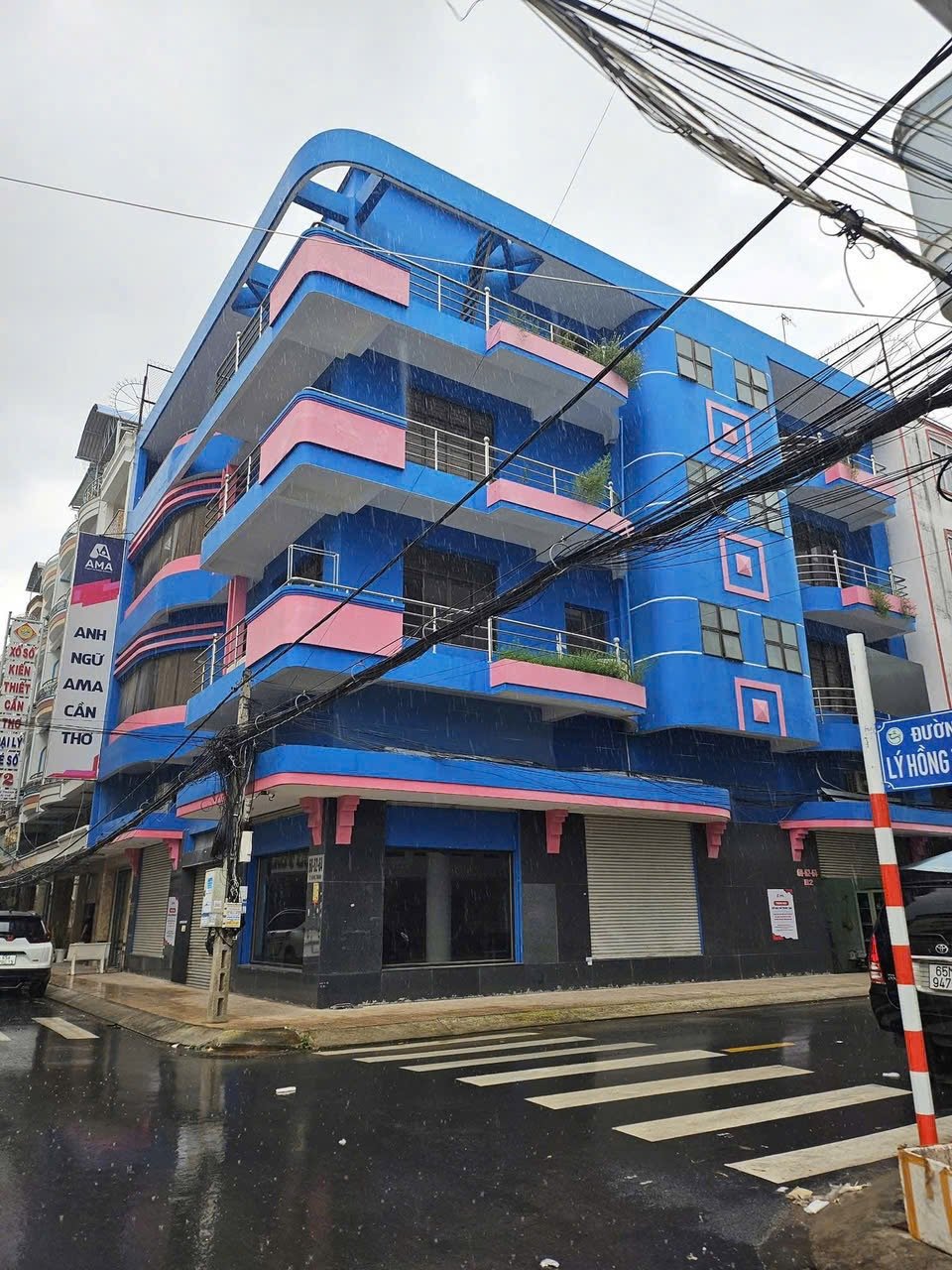 Cho thuê nhà 3 lầu góc 2 mặt tiền trung tâm thương mại Cái Khế ngang 16m