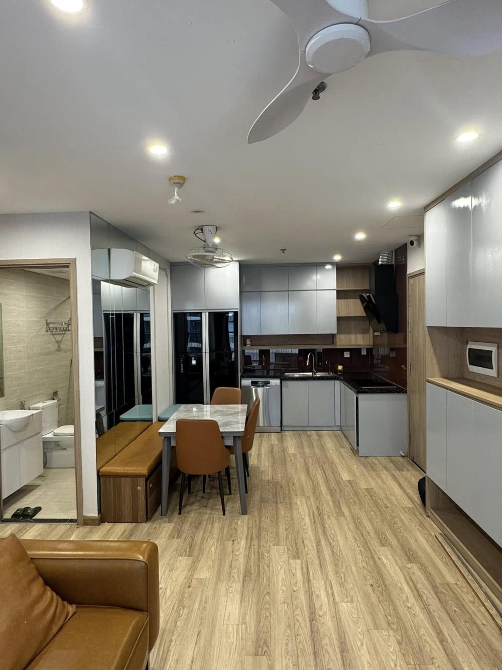 Bán căn chung cư diện tích 114m2 view công viên + Giá 4.250 tỷ (102%) bao sổ thuế phí + Nhà mới 100%