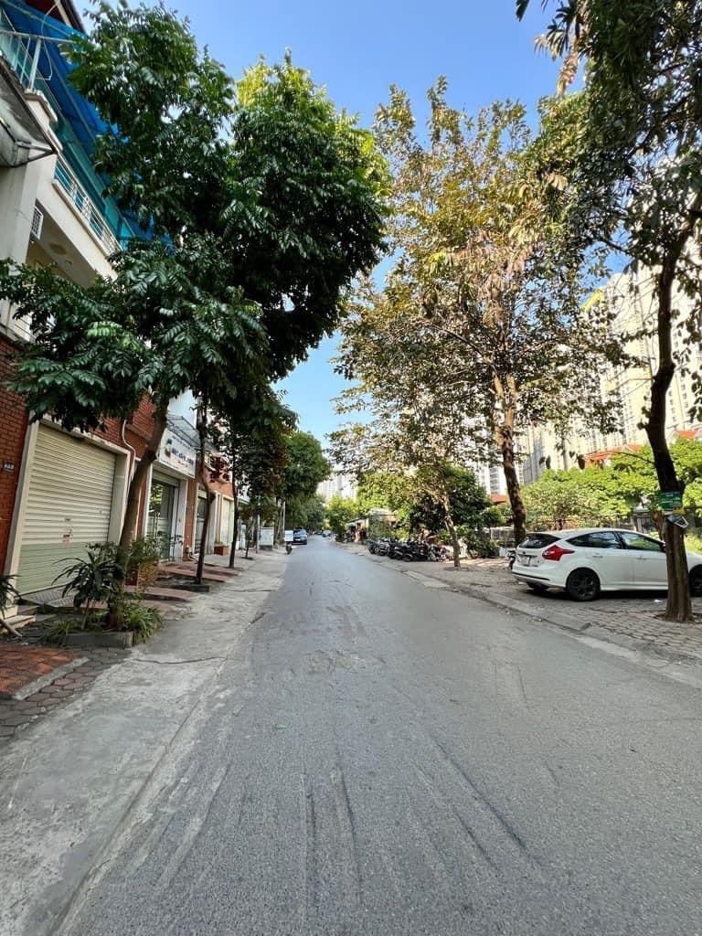 Làng việt kiều châu âu, vị trí đẹp, 79m, mặt tiền 4.5m, chào 16.x tỷ