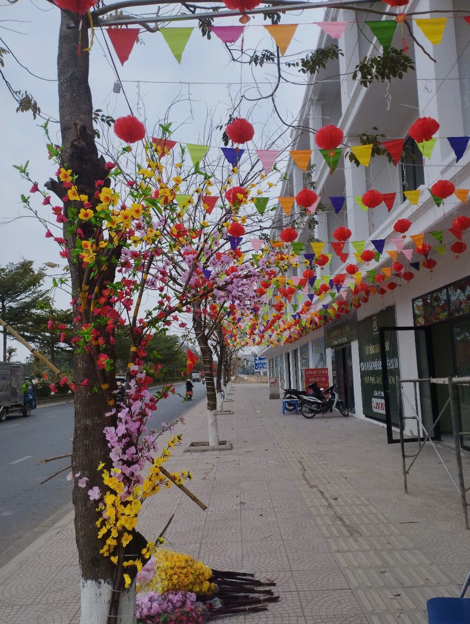 Bán shophouse 100m2 Nguyễn Văn Cừ, Phường Phù Khê, Từ Sơn, Bắc Ninh, gần trung tâm thương mại
