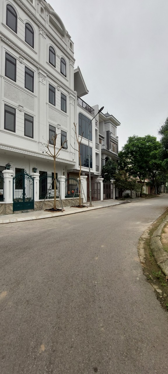 Chính chủ em bán liền kề 160m mới xây dựng tại khu hà phong - giá tốt đầu tư