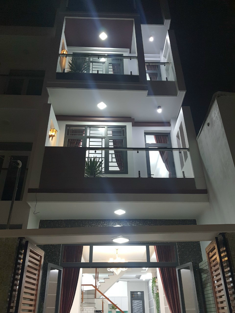 Bán nhà riêng diện tích 4,01m x 17,2m đường số 6 Linh Xuân Thủ Đức tiện nghi